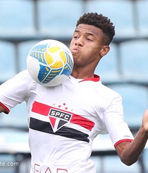 David Neres deve ficar de fora da pré-temporada. Convocações preocupam Tricolor em 2017