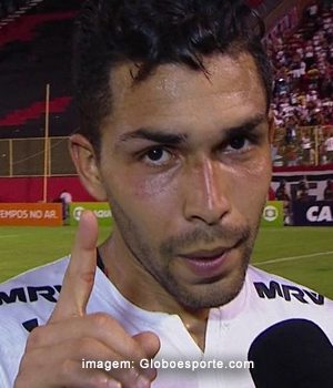 Aos poucos, Petros vai conquistando a confiança do torcedor Tricolor!