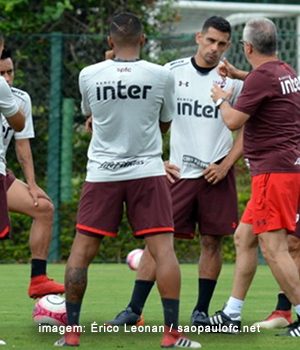 São Paulo no 4-4-2? Dorival experimentou a formação nesta terça-feira! Veja como foi: