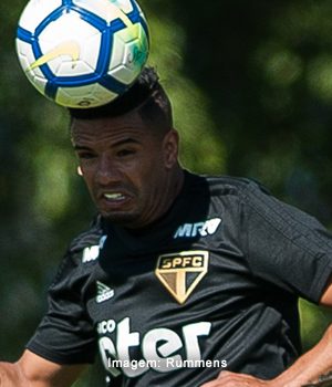 É a hora e a vez de Bruno Peres!