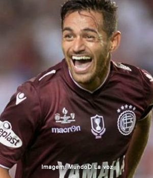 Atacante Lautaro Acosta revela interesse do São Paulo para 2019