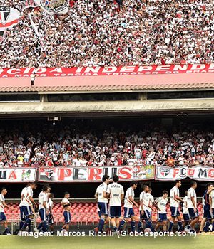 Trinta mil torcedores e apoio total. Veja como foi o treino no Morumbi: