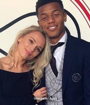 Matador, David Neres conquistou o coração da namorada pelo Instagram