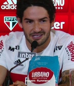 Maduro, Pato foge de perguntas individuais e estatísticas no pós-jogo