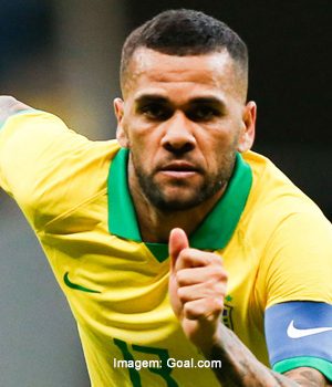 Parem as máquinas: Daniel Alves, capitão da seleção brasileira, é do Tricolor!