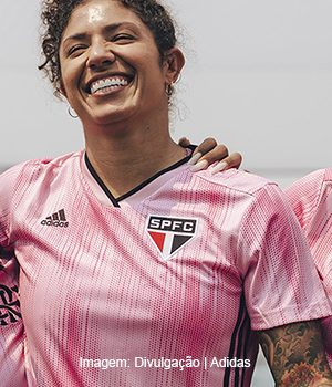 Camisa rosa: bola dentro da Adidas!