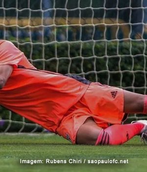 Leandro: inevitável comparação e potencial para ser goleiro titular