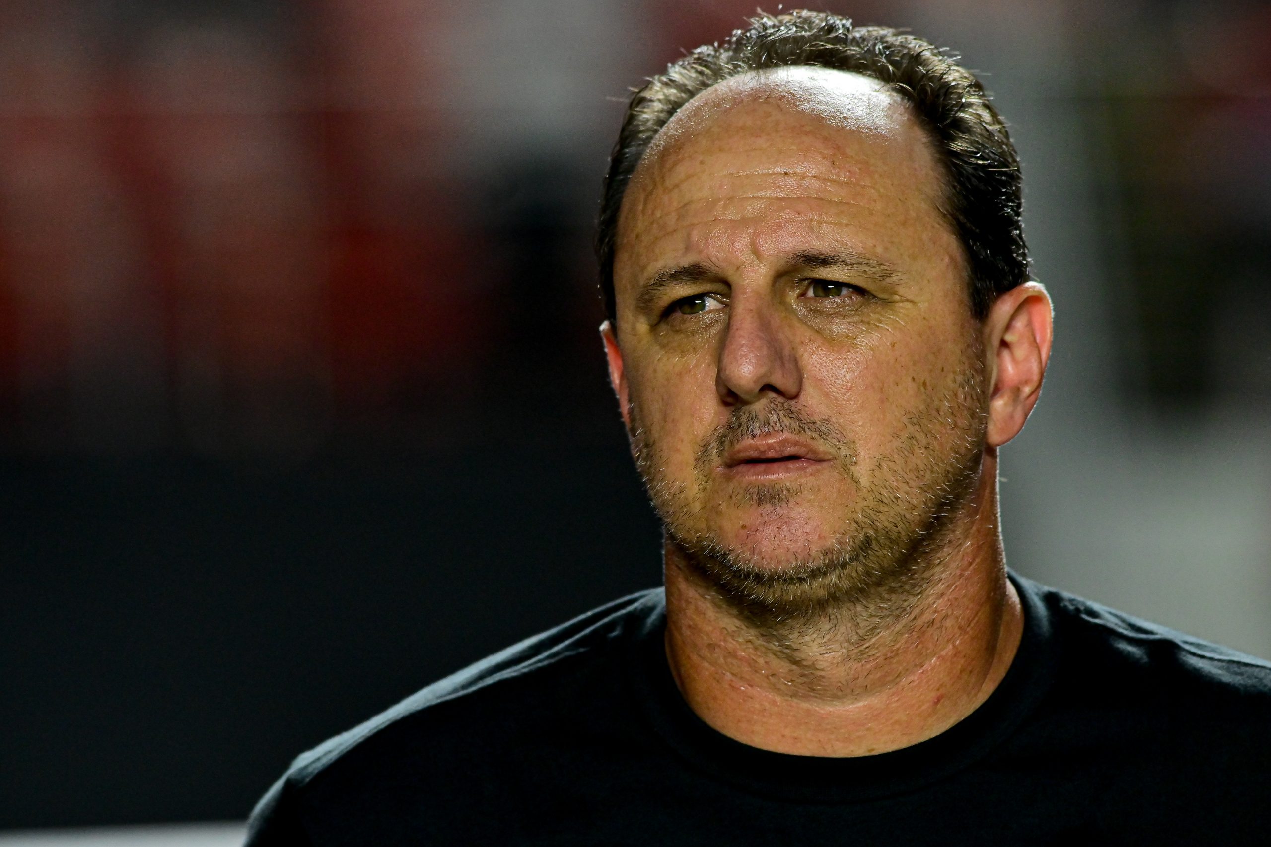 “Segue teu rumo, Rogério” Torcida Independente pede demissão de Ceni