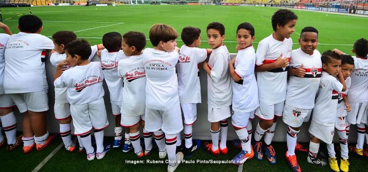Inacreditável: São Paulo é advertido pelo STJD por excesso de mascotes em campo