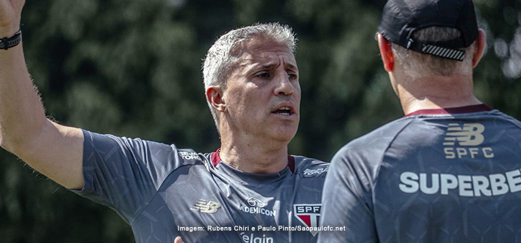 Crespo tem soluções caseiras e rápidas para a ausência de André Silva