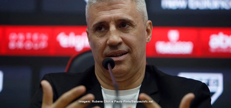 Coletiva: Crespo justifica presença de Jandrei no jogo da Copa do Brasil
