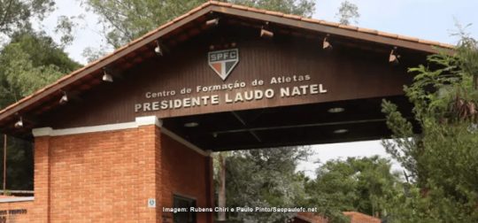 São Paulo coloca quatro jogadores para “correr” em Cotia e aguarda propostas