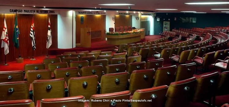 Liminar muda perspectiva da votação do pedido de impeachment de Casares