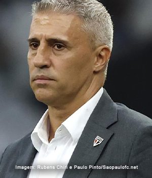 Crespo “libera” Alisson mas avisa: não quer ninguém do Corinthians!