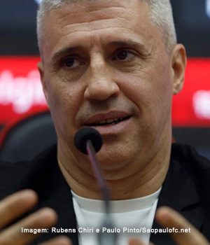 Crespo lamenta empate mas analisa a atuação Tricolor de forma positiva