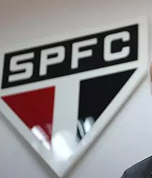 Filha defende candidatura de Massis, que expõe primeiros meses de mandato