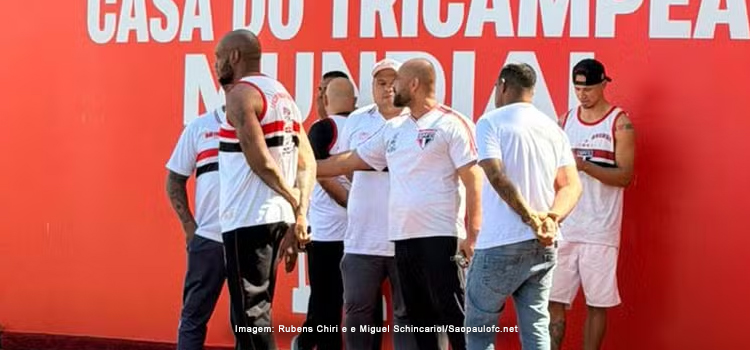 Dedo na cara! Bastidores da presença da Independente no CT da Barra Funda!