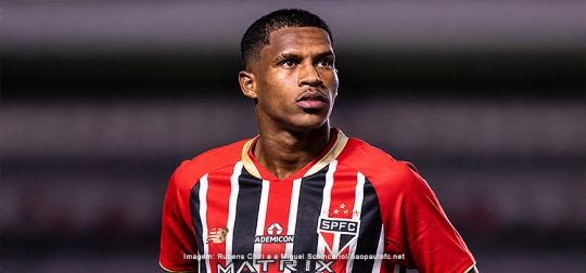 A saída de Dória é chance para Dorival testar um ótimo zagueiro da base