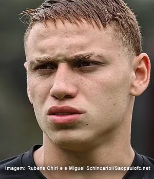 Maik ganha “vida extra” no São Paulo após a reintegração de Arboleda