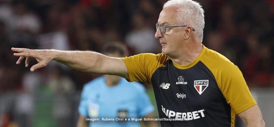 Dorival tenta explicar o inexplicável após mais uma derrota no Brasileiro