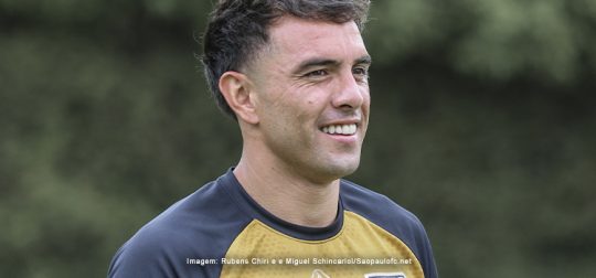 Enzo Díaz tem proposta do Racing mas deseja atuar em outros locais